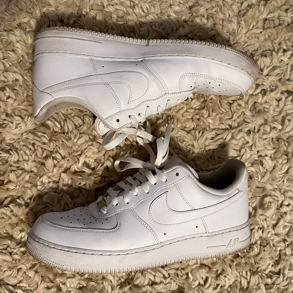 Air Force 1 Low - Picture 5 of 8